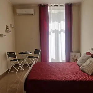 https://ferrara-home-2.taorminaitalyhotels.com