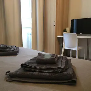 https://romano-rooms.catania-hotels.net